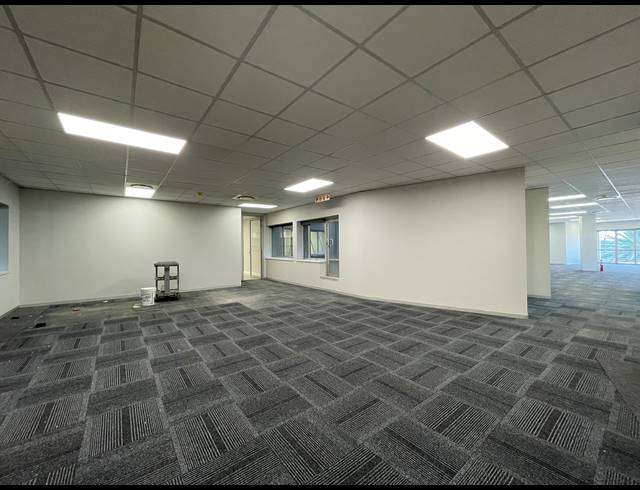 1,319M² OFFICE TO LET IN SANDTON CENTRAL